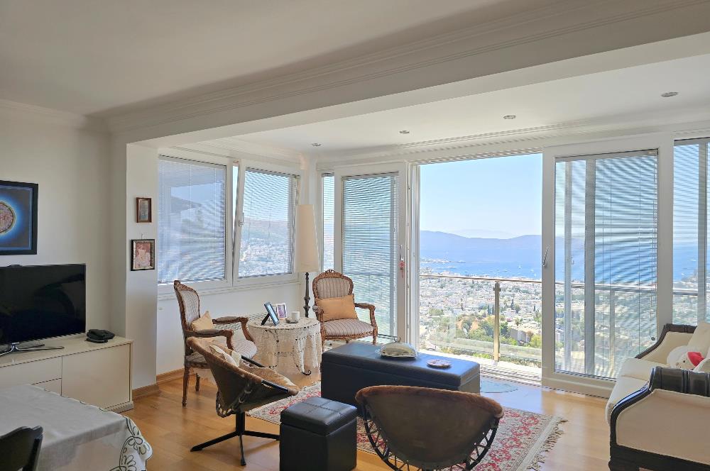 Bodrum-Yokuşbaşı kale manzaralı tripleks satılık villa