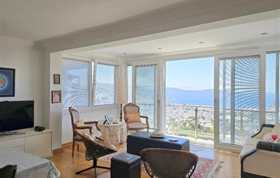 Bodrum-Yokuşbaşı kale manzaralı tripleks satılık villa