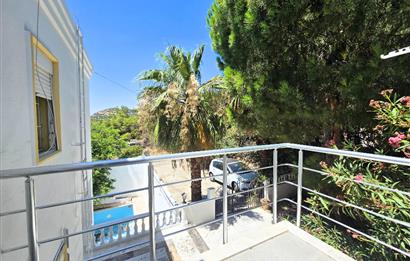 Bodrum-Yokuşbaşı kale manzaralı tripleks satılık villa