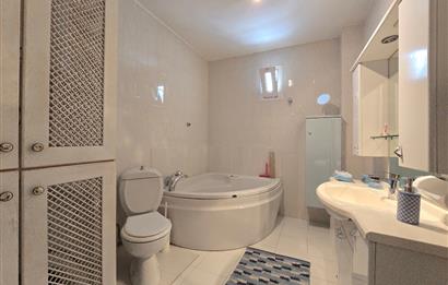 Bodrum-Yokuşbaşı kale manzaralı tripleks satılık villa