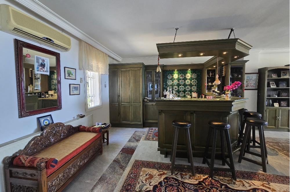 Bodrum-Yokuşbaşı kale manzaralı tripleks satılık villa