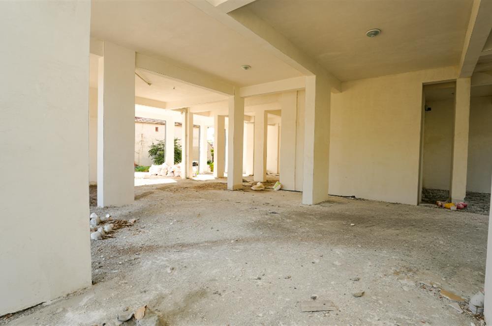 C21 Cius;Ömer H.Demir Caddesinde 3 Cepheli 350 m2 Kiralık Dükkan