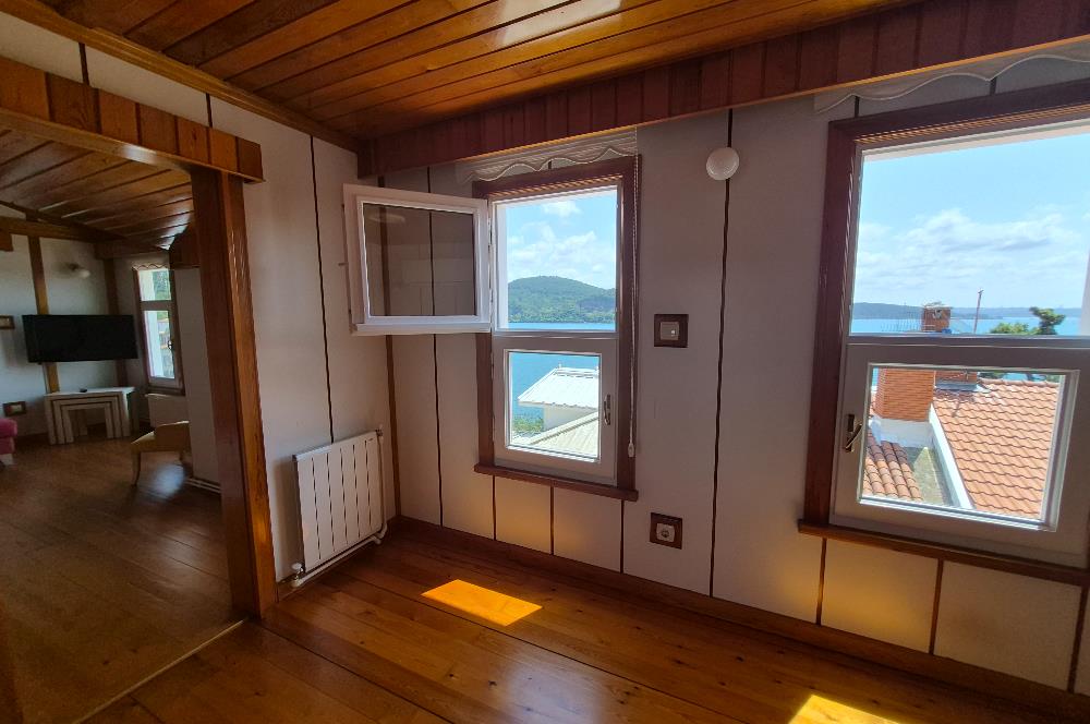 SARIYER YENİMAHALLE'DE BOĞAZ MANZARALI EŞYALI STÜDYO DAİRE 