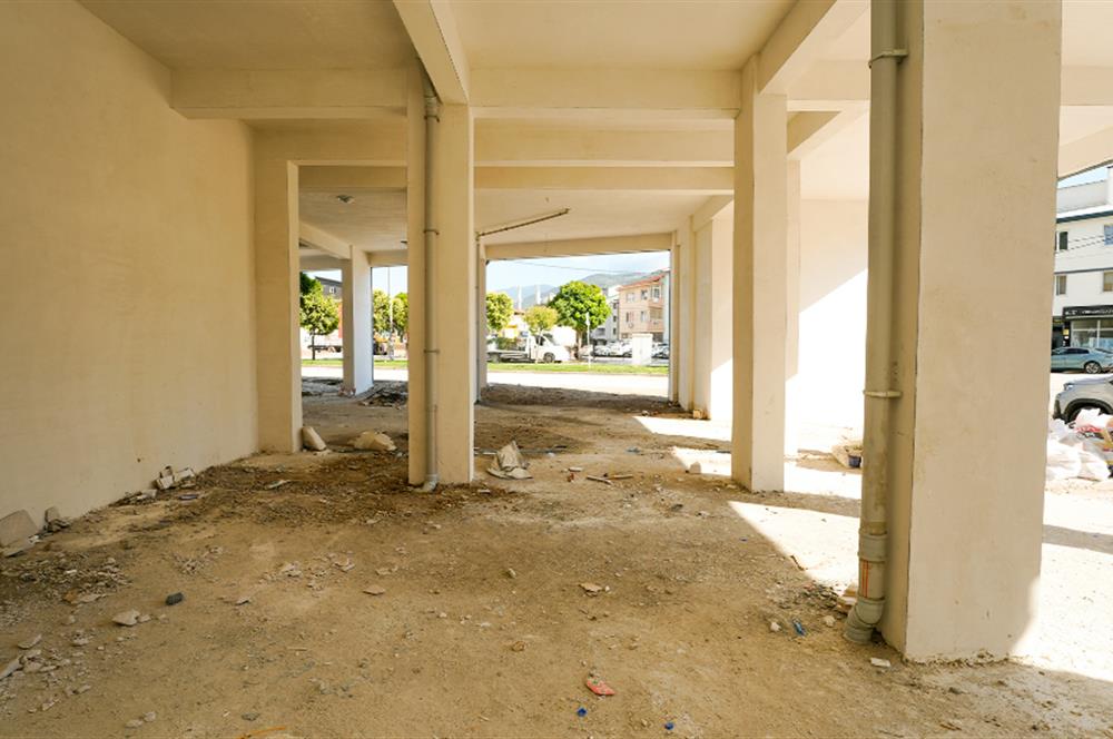 C21 Cius;Ömer H.Demir Caddesinde 3 Cepheli 350 m2 Kiralık Dükkan