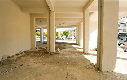 C21 Cius;Ömer H.Demir Caddesinde 3 Cepheli 350 m2 Kiralık Dükkan