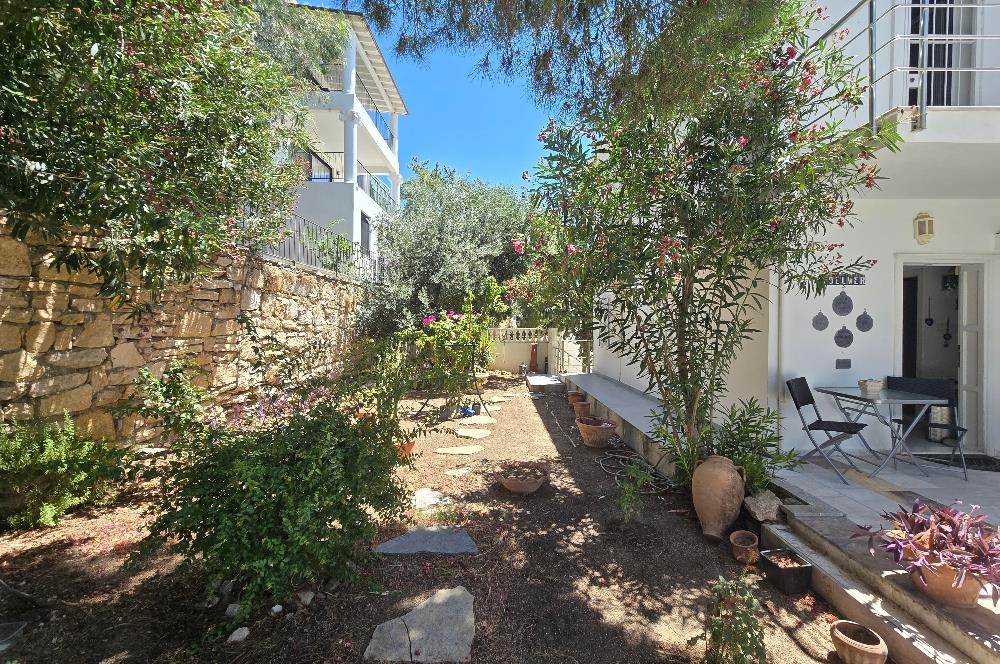 Bodrum-Yokuşbaşı kale manzaralı tripleks satılık villa