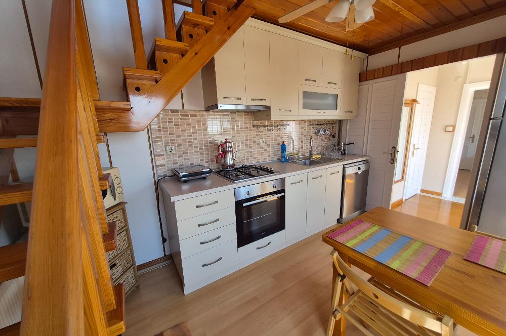 SARIYER YENİMAHALLE'DE BOĞAZ MANZARALI EŞYALI STÜDYO DAİRE 
