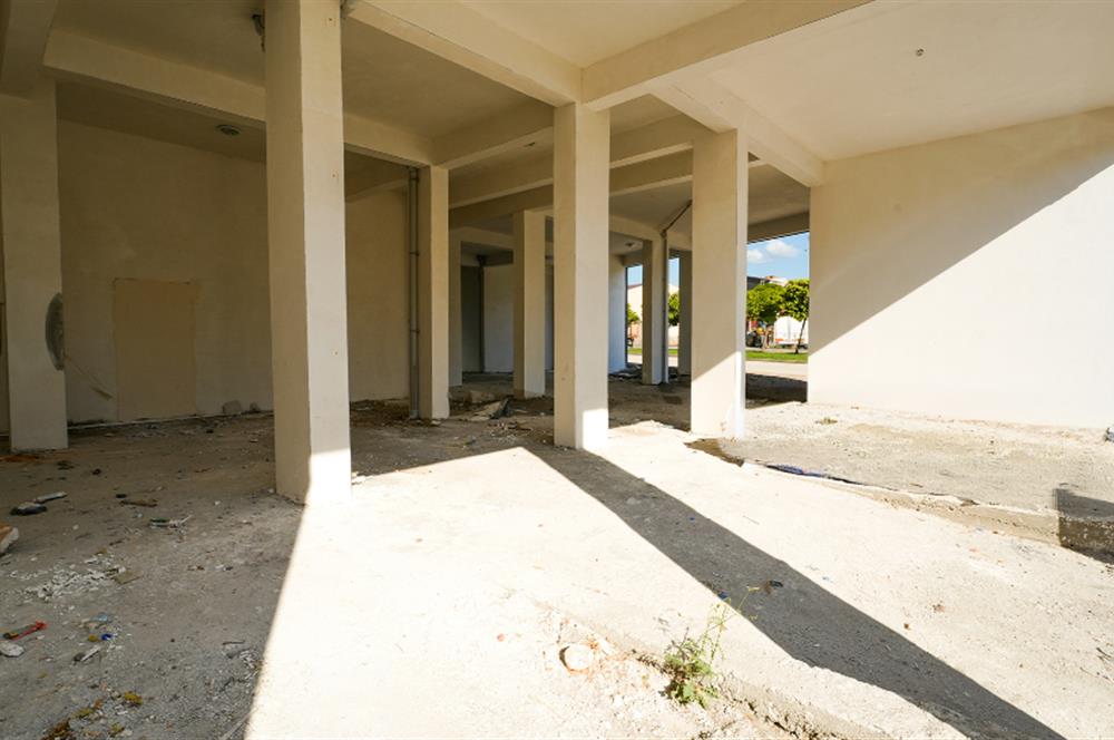 C21 Cius;Ömer H.Demir Caddesinde 3 Cepheli 350 m2 Kiralık Dükkan