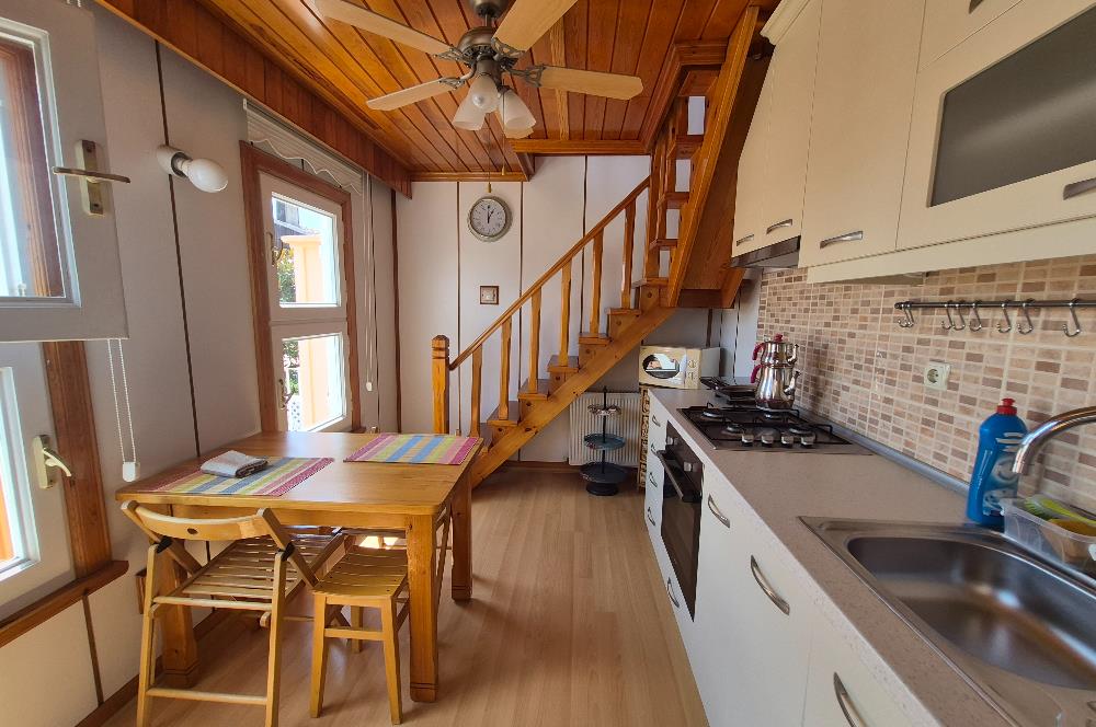 SARIYER YENİMAHALLE'DE BOĞAZ MANZARALI EŞYALI STÜDYO DAİRE 