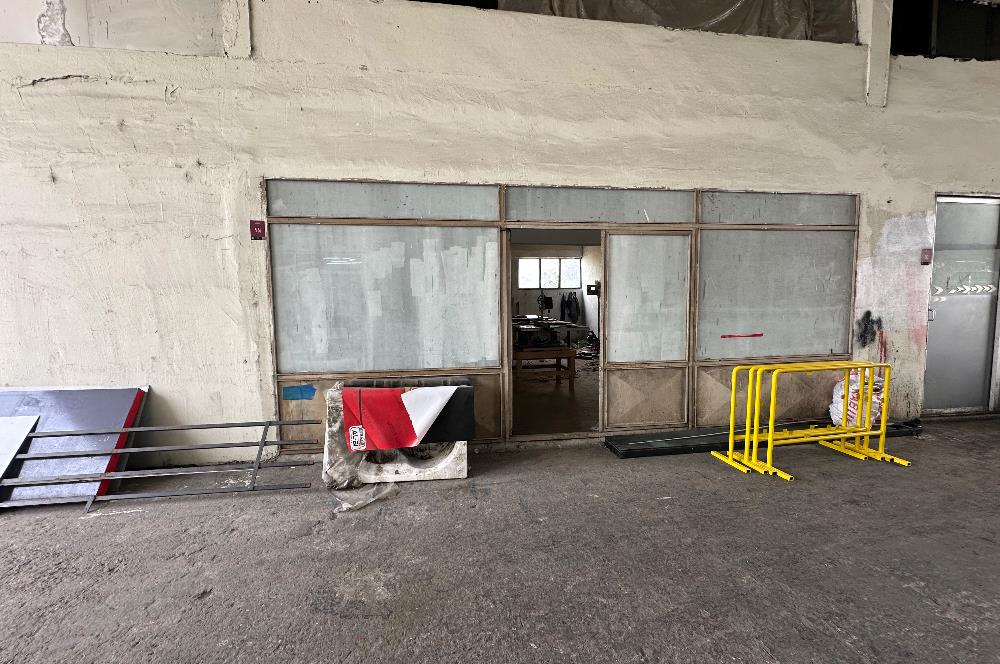 C21 UZMAN’dan DEMİRKIRLAR İŞ MERKEZİ’NDE SATILIK DÜKKÂN