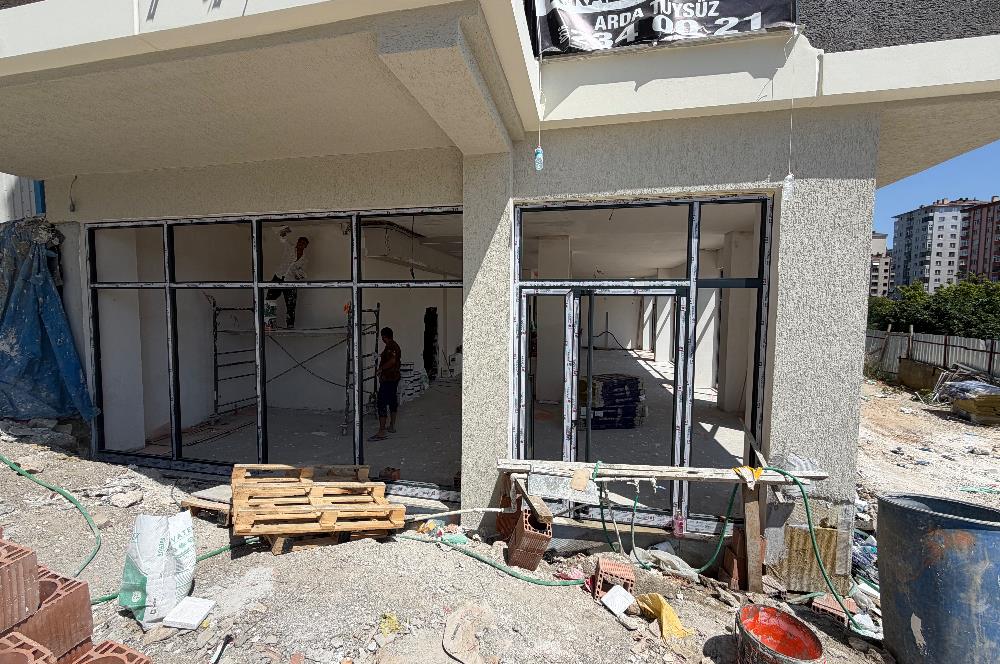 SAHRAYICEDİT'TE SIFIR BİNADA 300 m² KÖŞE DÜKKÂN | KİRALIK