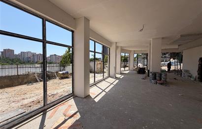 SAHRAYICEDİT'TE SIFIR BİNADA 300 m² KÖŞE DÜKKÂN | KİRALIK