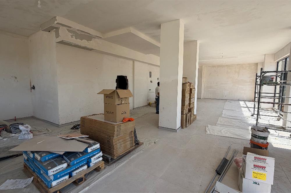 SAHRAYICEDİT'TE SIFIR BİNADA 300 m² KÖŞE DÜKKÂN | KİRALIK