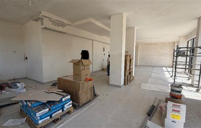 SAHRAYICEDİT'TE SIFIR BİNADA 300 m² KÖŞE DÜKKÂN | KİRALIK