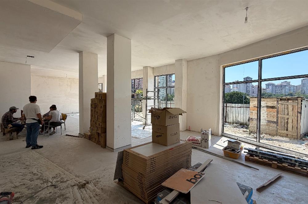 SAHRAYICEDİT'TE SIFIR BİNADA 300 m² KÖŞE DÜKKÂN | KİRALIK