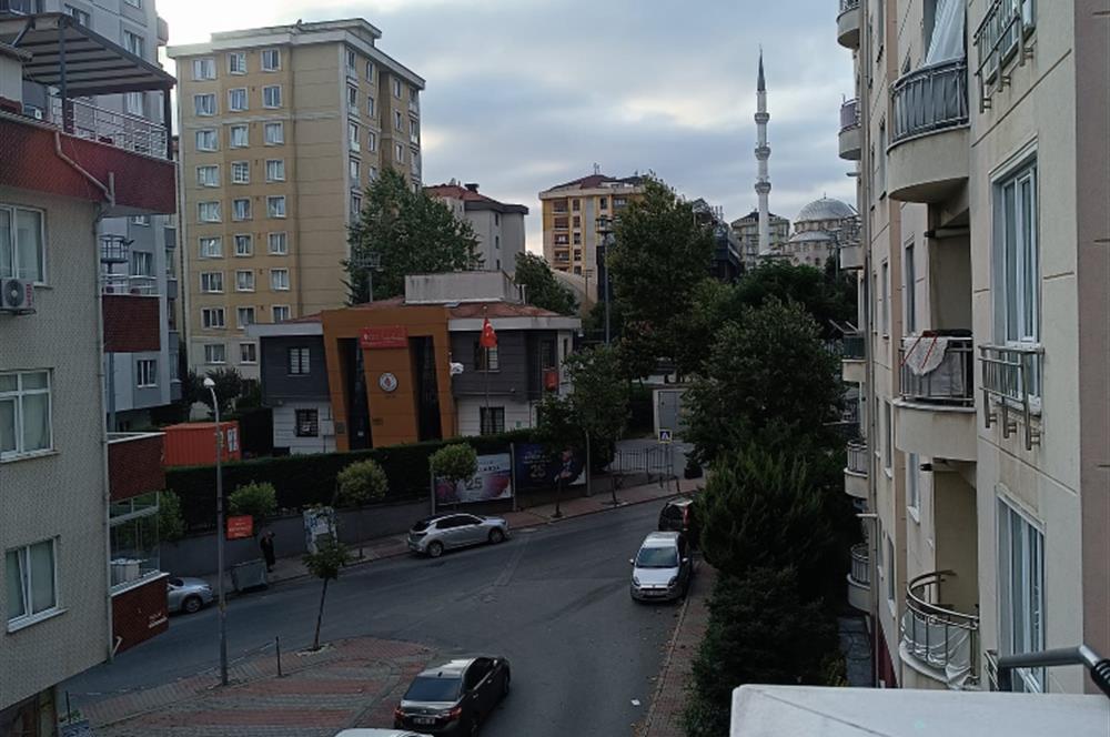 ÜMRANİYE MEHMET AKİF MAHALLESİNDE MERKEZİ KONUMDA FERAH 2+1