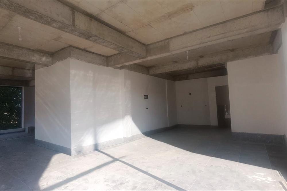 C21 LOFT'TAN YENİŞAFAK'TA AKÇA CADDESİ ÜZERİNDE KİRALIK İŞYERİ
