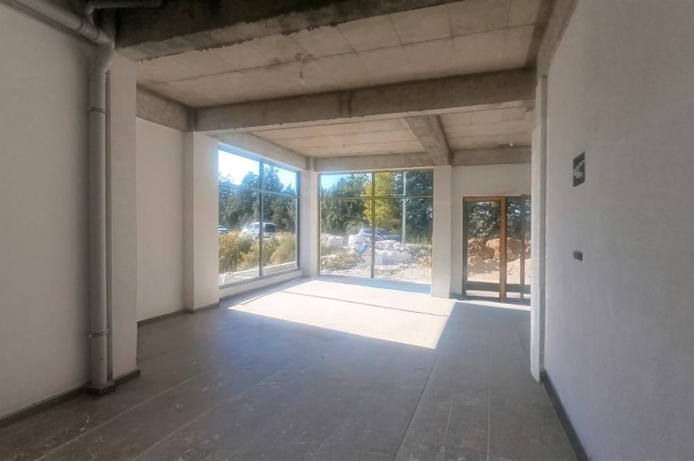 C21 LOFT'TAN YENİŞAFAK'TA AKÇA CADDESİ ÜZERİNDE KİRALIK İŞYERİ
