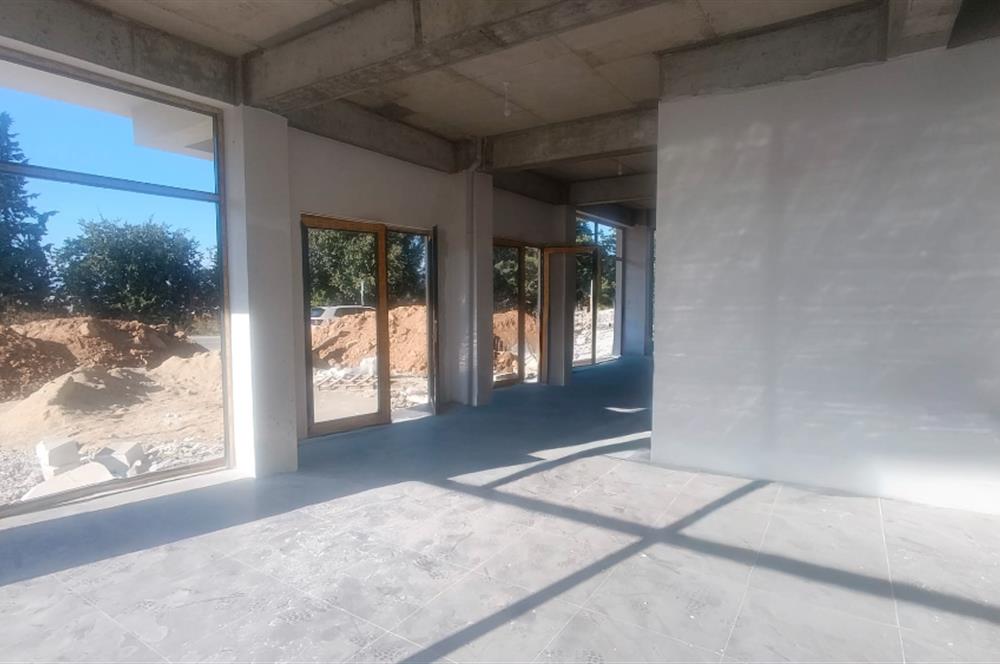 C21 LOFT'TAN YENİŞAFAK'TA AKÇA CADDESİ ÜZERİNDE KİRALIK İŞYERİ