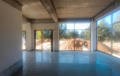 C21 LOFT'TAN YENİŞAFAK'TA AKÇA CADDESİ ÜZERİNDE KİRALIK İŞYERİ
