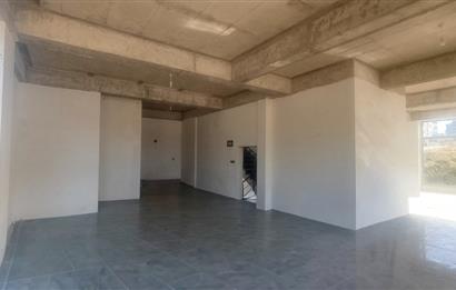 C21 LOFT'TAN YENİŞAFAK'TA AKÇA CADDESİ ÜZERİNDE KİRALIK İŞYERİ