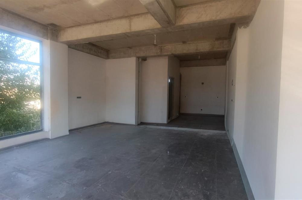 C21 LOFT'TAN YENİŞAFAK'TA AKÇA CADDESİ ÜZERİNDE KİRALIK İŞYERİ