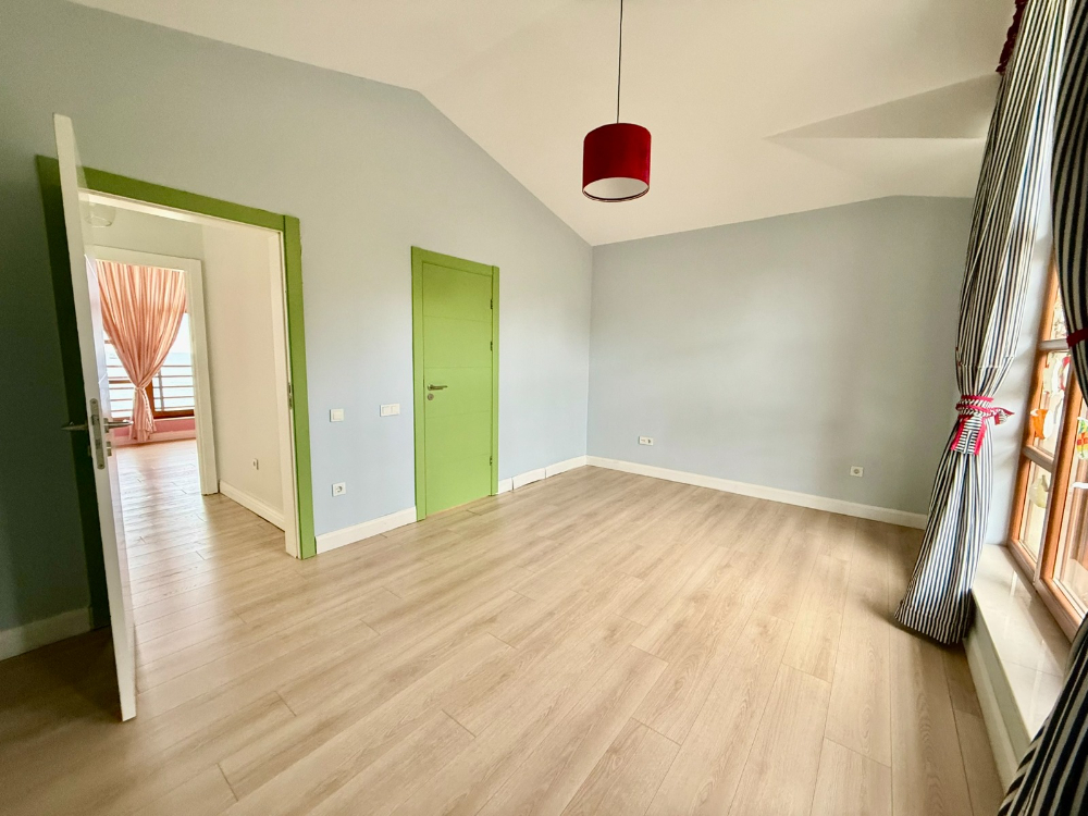 Sarıyer Satılık Villa Marenegro Denize Sıfır 8+2 KDV Avantajlı