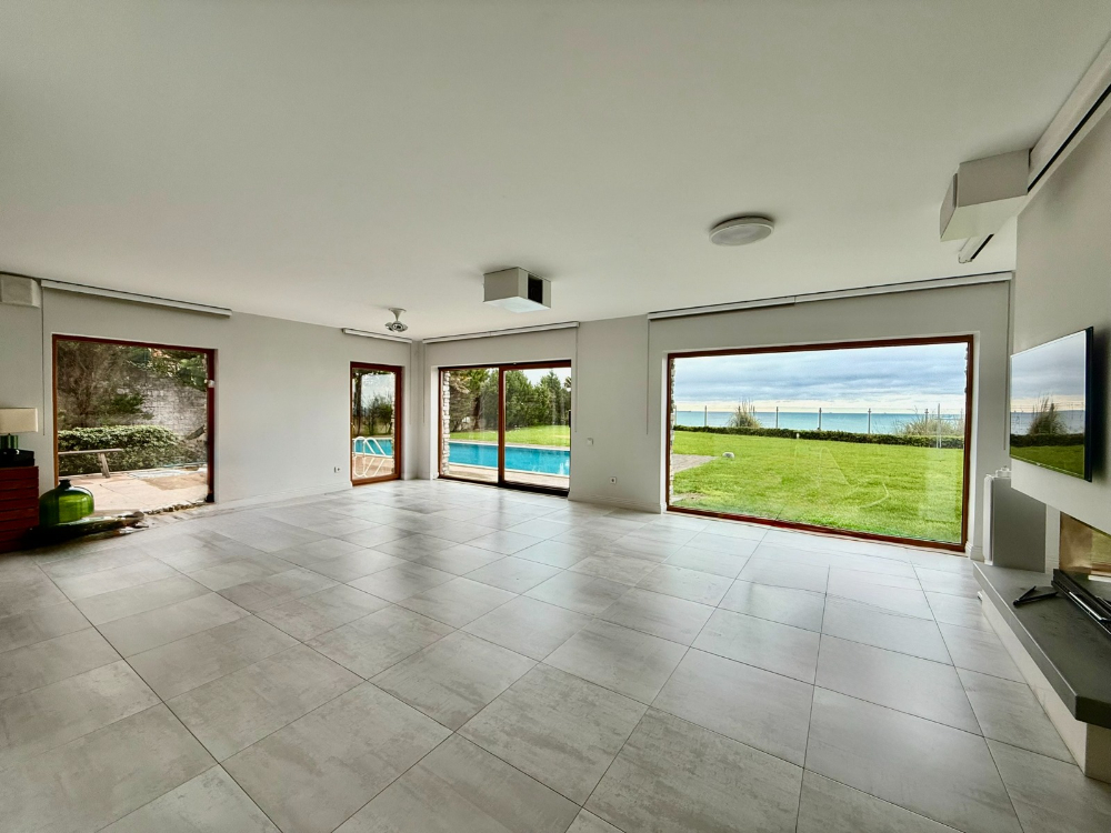 Sarıyer Satılık Villa Marenegro Denize Sıfır 8+2 KDV Avantajlı