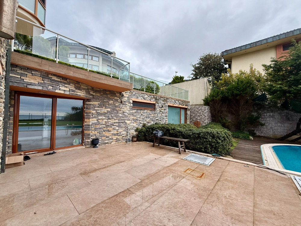 Sarıyer Satılık Villa Marenegro Denize Sıfır 8+2 KDV Avantajlı
