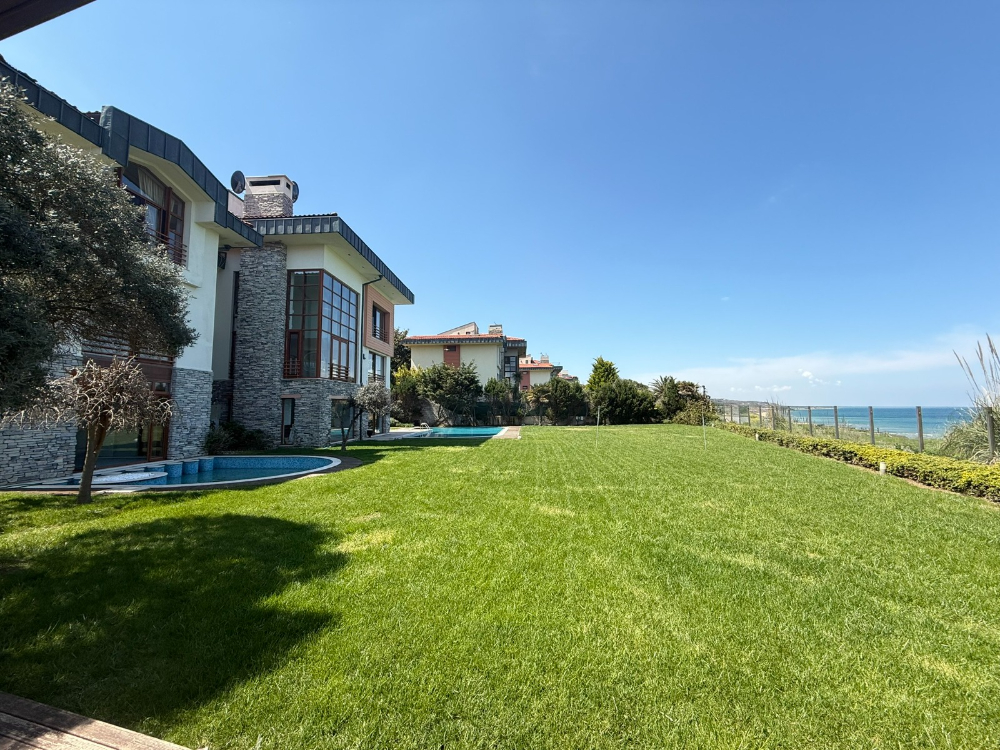 Sarıyer Satılık Villa Marenegro Denize Sıfır 8+2 KDV Avantajlı