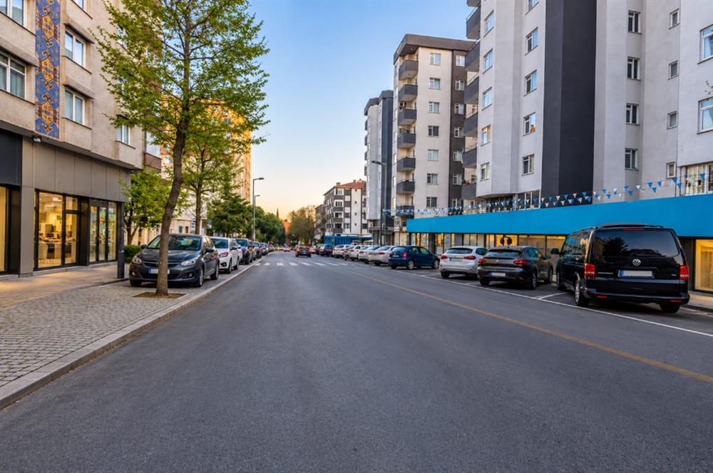 ÜSKÜDAR BULGURLUDA CADDE ÜSTÜ GENİŞ BOŞ KİRALIK DEPO