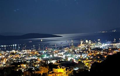 Bodrum-Yokuşbaşı kale manzaralı tripleks satılık villa