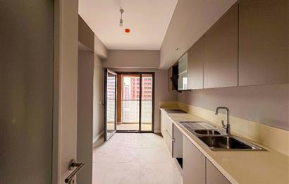 C21 ROOF'TAN YENİ FİKİRTEPE 6.ETAPTA 2+1 KAPALI MUTFAK KİRALIK
