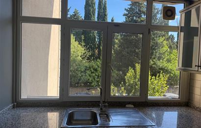 ACIBADEM’DE,SİTE İÇİNDE SIFIR TADİLATLI 3+1 ARA KAT DAİRE