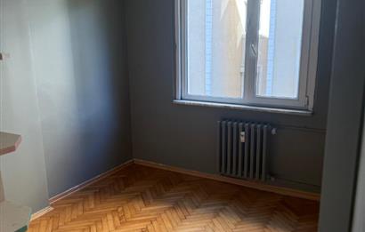 ACIBADEM’DE,SİTE İÇİNDE SIFIR TADİLATLI 3+1 ARA KAT DAİRE