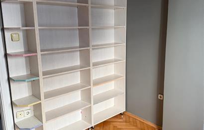 ACIBADEM’DE,SİTE İÇİNDE SIFIR TADİLATLI 3+1 ARA KAT DAİRE
