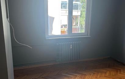 ACIBADEM’DE,SİTE İÇİNDE SIFIR TADİLATLI 3+1 ARA KAT DAİRE