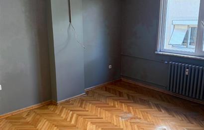 ACIBADEM’DE,SİTE İÇİNDE SIFIR TADİLATLI 3+1 ARA KAT DAİRE