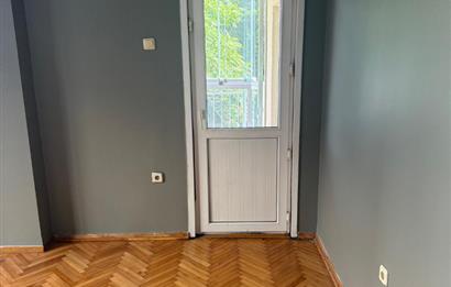 ACIBADEM’DE,SİTE İÇİNDE SIFIR TADİLATLI 3+1 ARA KAT DAİRE