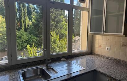 ACIBADEM’DE,SİTE İÇİNDE SIFIR TADİLATLI 3+1 ARA KAT DAİRE