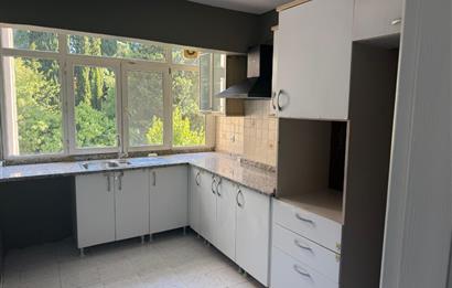 ACIBADEM’DE,SİTE İÇİNDE SIFIR TADİLATLI 3+1 ARA KAT DAİRE