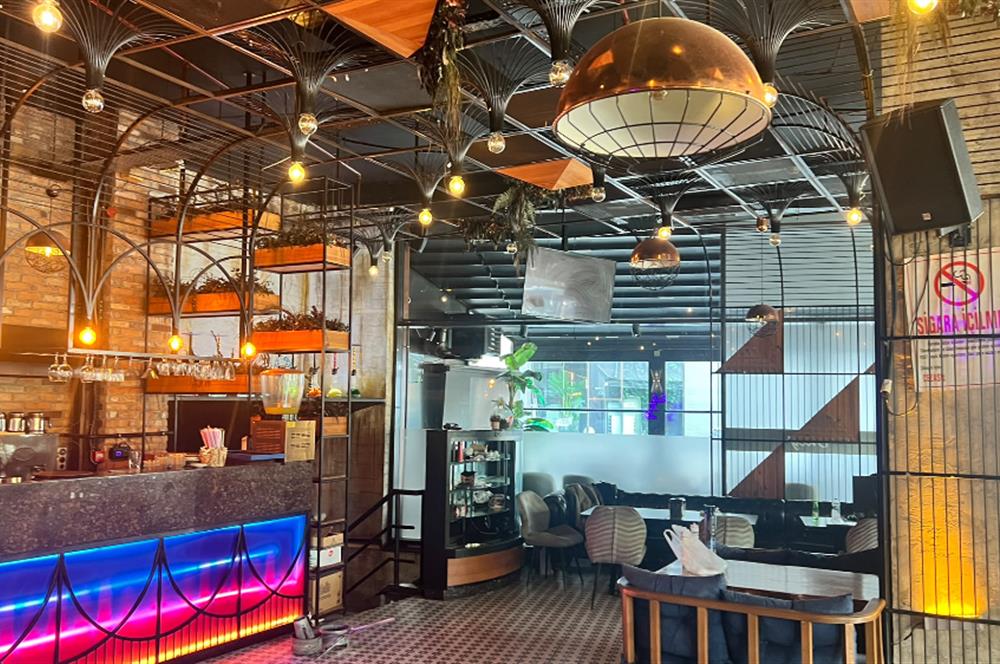 Ümraniye'de Devren Satılık 450m² Cafe, Restoran ve Oyun Salonu
