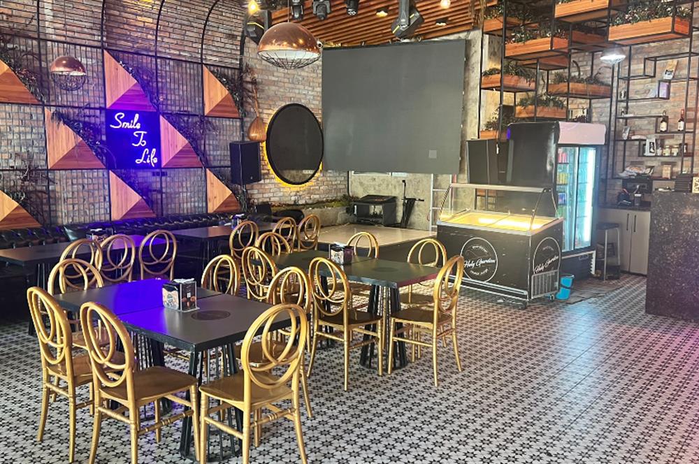 Ümraniye'de Devren Satılık 450m² Cafe, Restoran ve Oyun Salonu