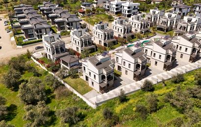 EDREMİT GÜREDE SENFONİ KONAKLARINDA SATILIK LÜKS TAŞ VİLLA