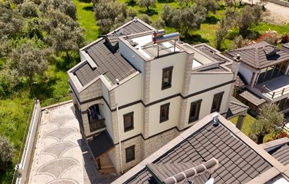 EDREMİT GÜREDE SENFONİ KONAKLARINDA SATILIK LÜKS TAŞ VİLLA