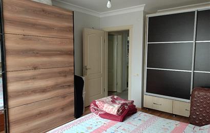 Bahçelievlerde Kiralık Park Manzaralı Arakat Geniş 2+1 Daire