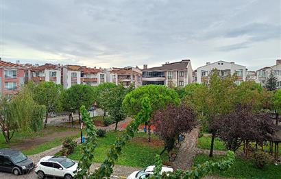 Bahçelievlerde Kiralık Park Manzaralı Arakat Geniş 2+1 Daire