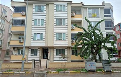 Bahçelievlerde Kiralık Park Manzaralı Arakat Geniş 2+1 Daire