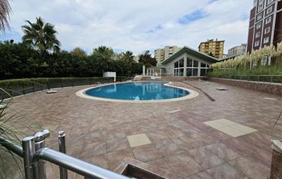 ÇAM KOZA COURT SİTESİNDE GENİŞ KULLANIŞLI 2+1 KİRALIK DAİRE