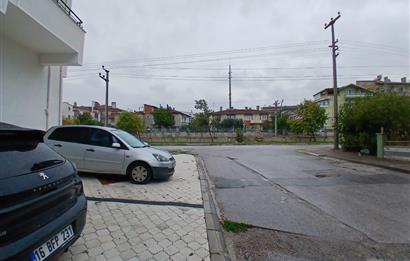 C21 LOCA' DAN ALTIEYLÜLDE İZMİR YOLUNA YAKIN SATILIK 1+1 DAİRE